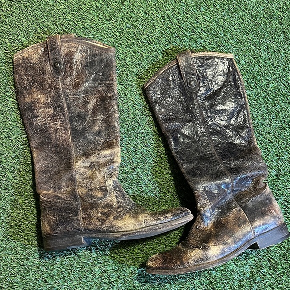 Women’s Frye Vintage Distressed Brown Leather Boots - Picture 4 of 8